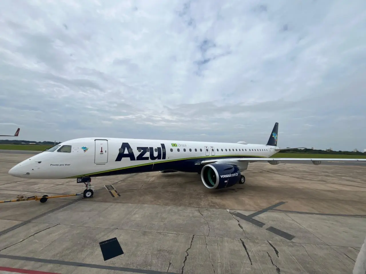 Jato Embraer 195-E2 reforça a modernização e expansão da frota da Azul - Crédito: divulgação