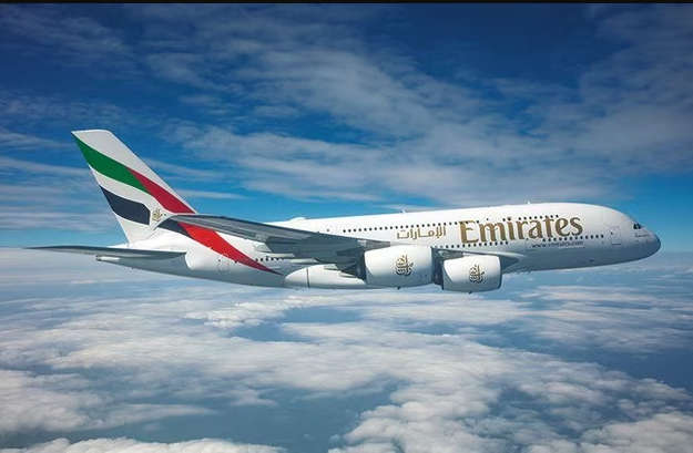 Screenshot - 2025-11-06T164118.621 Emirates investe em tecnologia e conforto em suas aeronaves - Crédito: site oficial Emirates