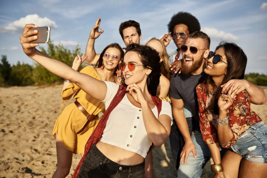 CNC prevê recorde de R$ 218 bilhões no turismo no verão 2025/2026 - Crédito: Freepik