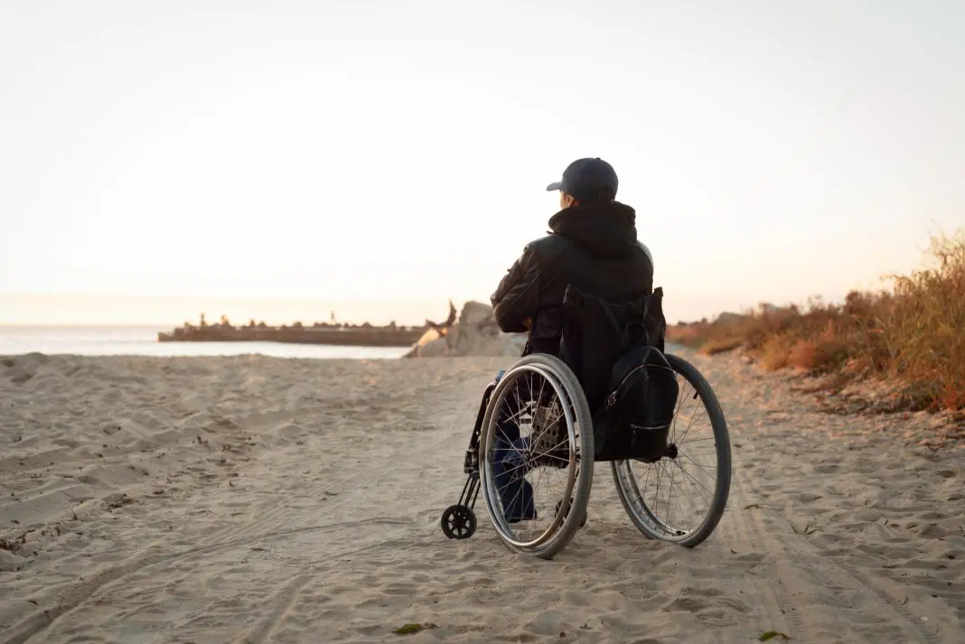 2148779024 Brasil amplia praias e parques acessíveis para pessoas com deficiência - Crédito: Freepik
