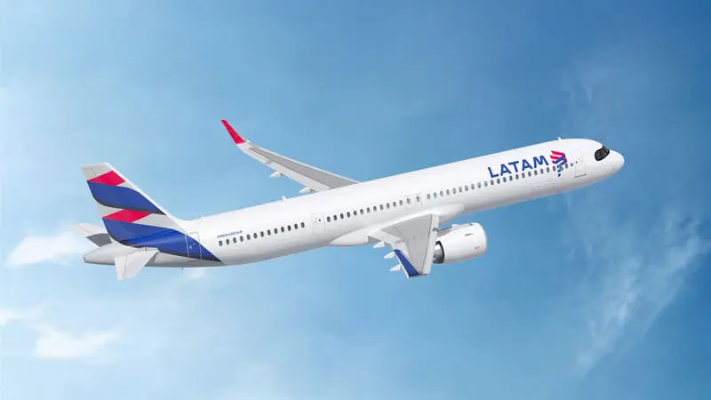 Mais de 60 aeronaves Airbus e Embraer receberão a solução da SES nos próximos anos, entre elas os modelos A320neo, A321XLR e E195-E2. Crédito: Divulgação LATAM