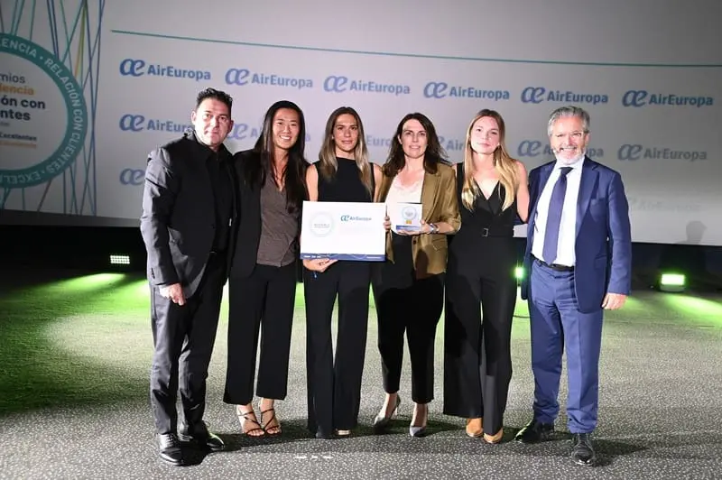 Equipe da Air Europa recebendo o prêmio pelo Air Europa ON - Crédito: divulgação