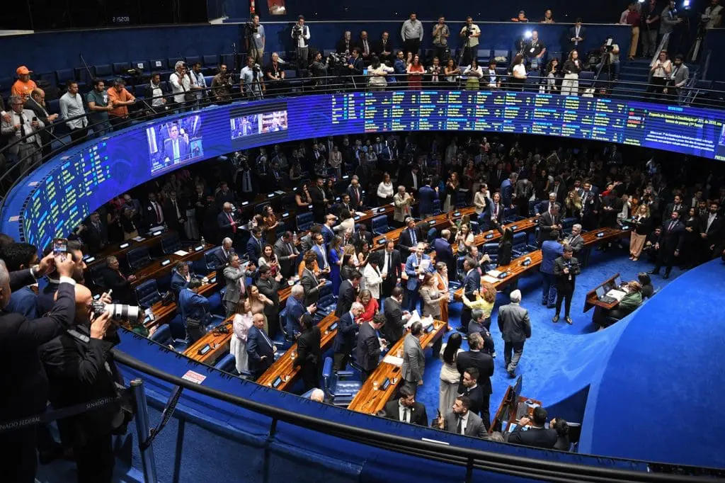 FBHA alerta empresas para impactos do fim da escala 6×1 após aprovação da PEC 221/2019 no Senado - Crédito: Carlos Moura/Agência Senado FBHA alerta empresas para impactos do fim da escala 6×1 após aprovação da PEC 221/2019 no Senado - Crédito: Carlos Moura/Agência Senado
