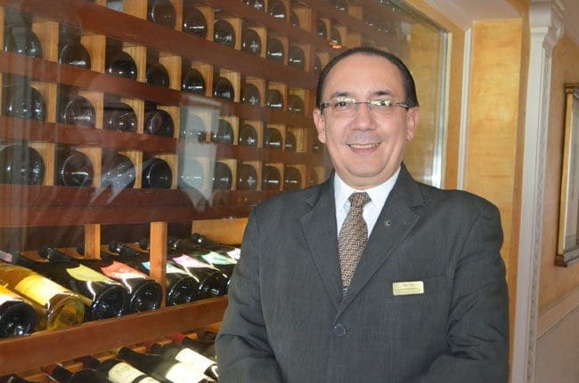 Freitas Maitre Do Restaurante Terraco Italia Eu Nunca Paro De Aprender Diario Do Turismo