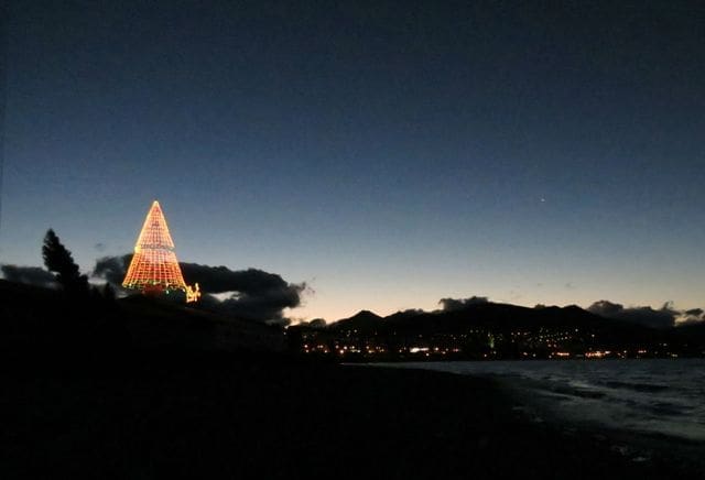 Bariloche se prepara para o natal com árvore gigante