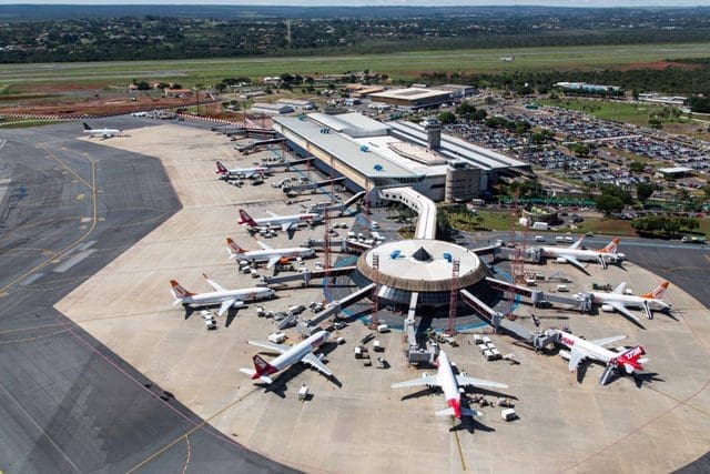 Aeroporto JK deve manter movimento intenso do fim de semana