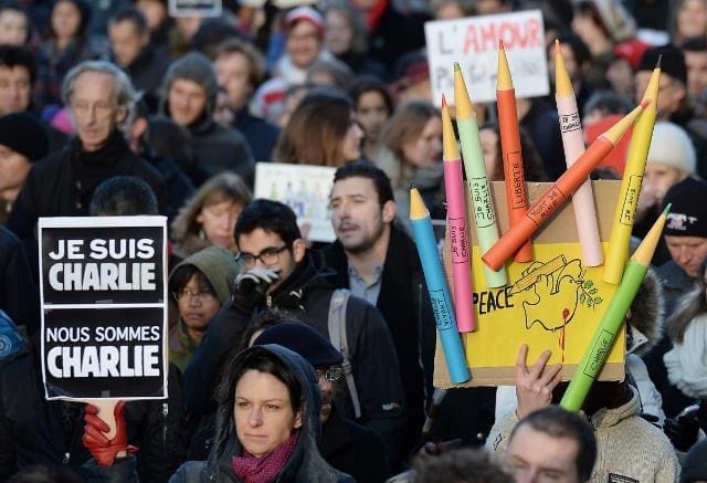 Considerações sobre o atentado em Paris  Bayard Do Coutto Boiteux *