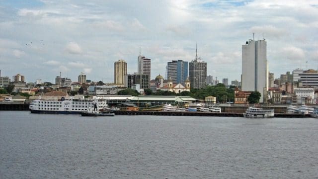 Manaus recebe número cada vez maior de estrangeiros