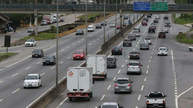 DER registra movimento de 1,3 milhão de veí­culos nas rodovias durante Ano Novo