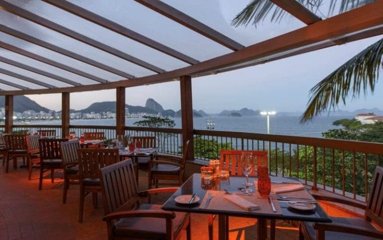 Em homenagem ao Dia Internacional da Mulher tudo rosa no Sofitel Copacabana