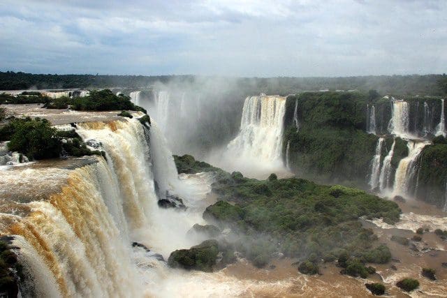 Mais de 1.6 milhão de pessoas visitaram o Parque Nacional do Iguaçu em 2015