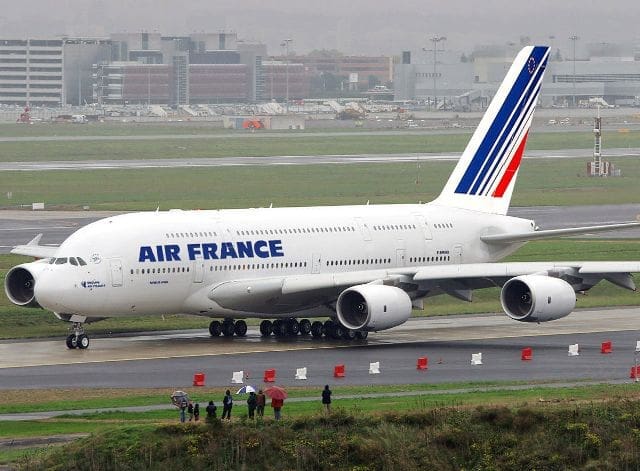 Air France comemora primeiro ano do voo Brasí­lia – Paris