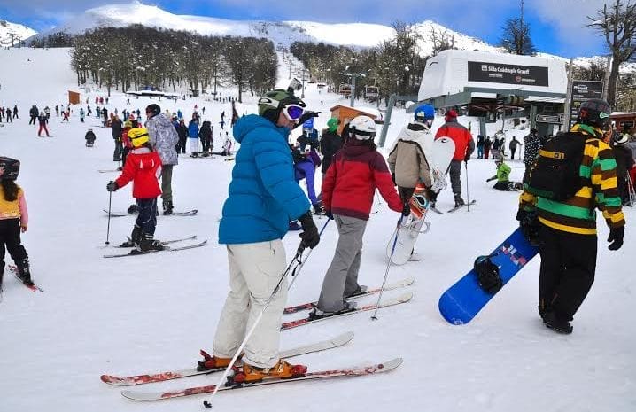 Chapelco, na Argentina, recebe quase 5 mil na abertura da temporada