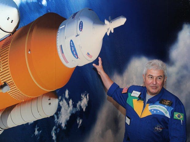 Resultado de imagem para astronauta brasileiro Marcos Pontes