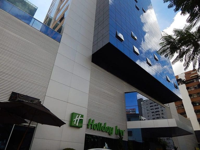 Hotel Holiday Inn em BH destaca conforto e boa localização