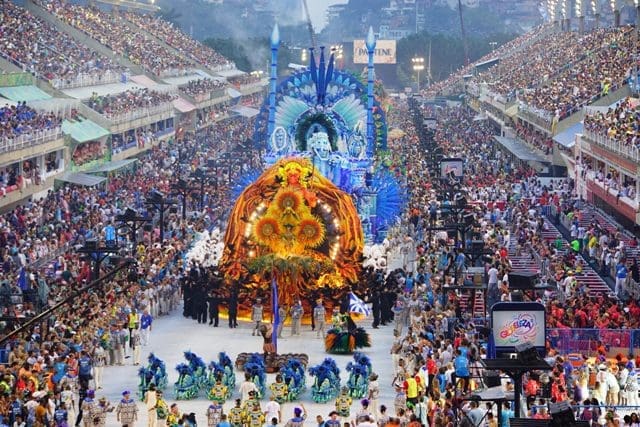 O Rio de Janeiro e o corte da metade da verba do Carnaval