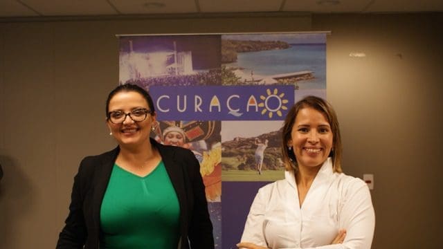 Janaína Araújo e Giselle Makinde, representantes de Curaçao no Brasil (Foto: Felipe Lima)