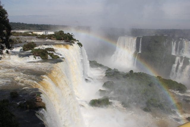 Foz do Iguaçu e Santiago terão voo direto da GOL na alta temporada