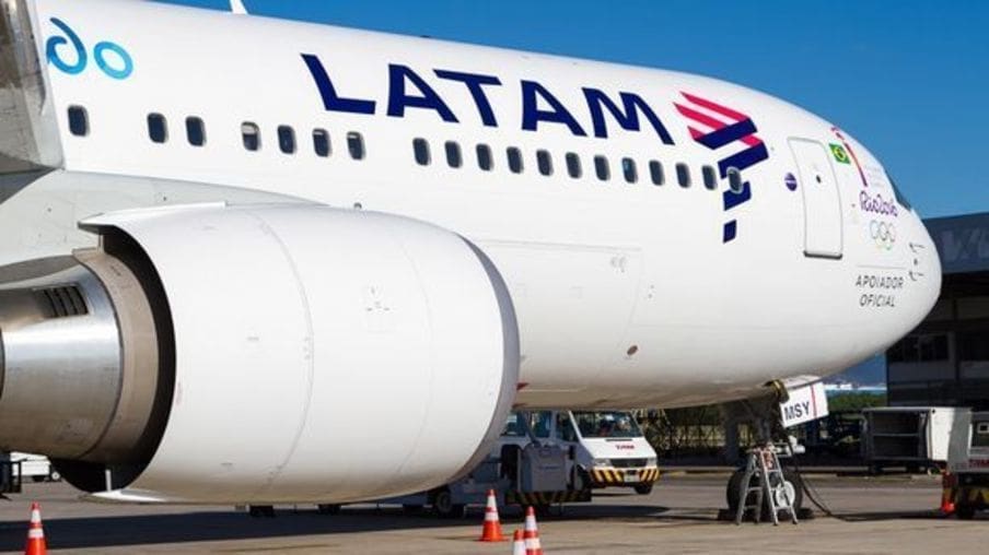 LATAM Airlines Brasil reduz tarifas da classe Premium Economy em voos na América do Sul