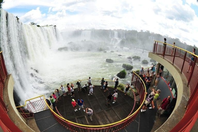 Foz do Iguaçu comemora: hotéis têm ocupação de 89% no feriado