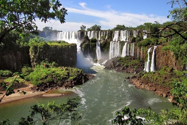 Foz do Iguaçu ganha serviço e se iguala a outros pontos turí­sticos