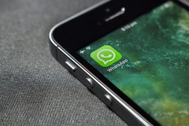 Será que usar o WhatsApp é a melhor forma de se comunicar no mundo corporativo?