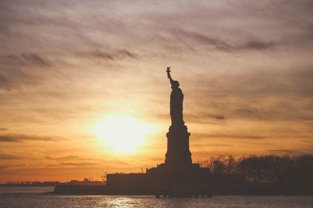 Evento em São Paulo esclarece dúvidas para viajantes que desejam obter o Green Card nos Estados Unidos