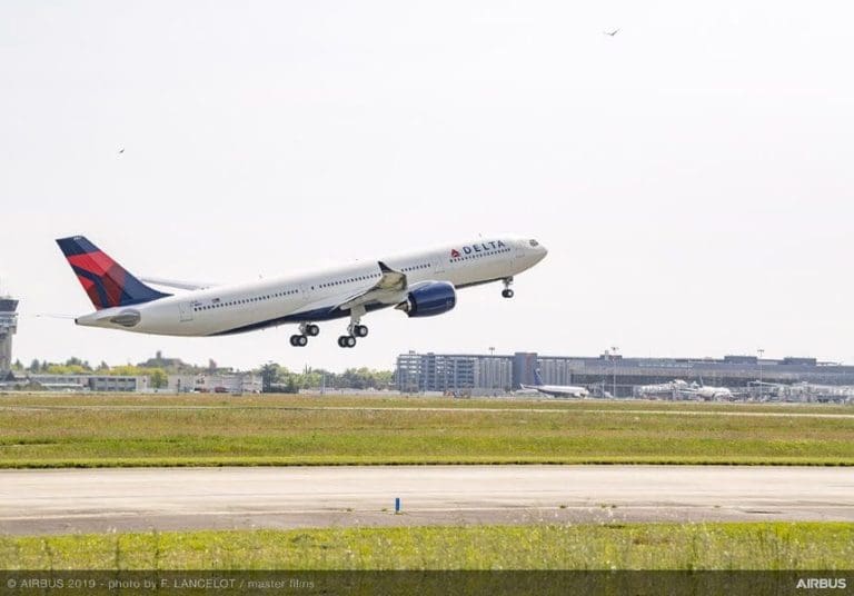 Delta estende a isenção para viagens internacionais após a exigência dos EUA para teste de COVID-19