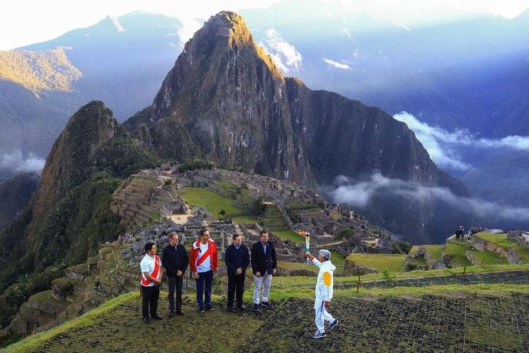 Tocha Pan-Americana chega a Machu Picchu e fará tour pelo Peru