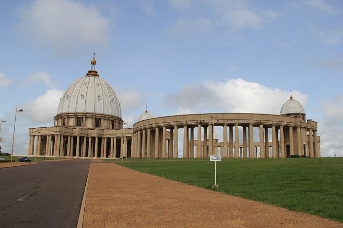 Construcao Da Basilica Nossa Senhora Da Paz Na Costa Do Marfim