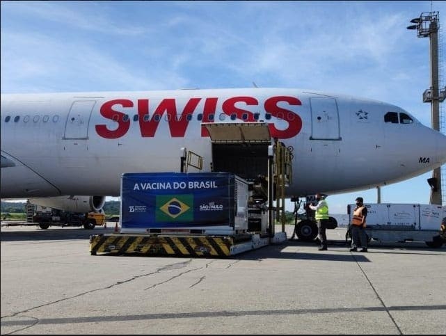 SWISS WorldCargo traz mais de 14 toneladas de vacinas da COVID-19 para São Paulo