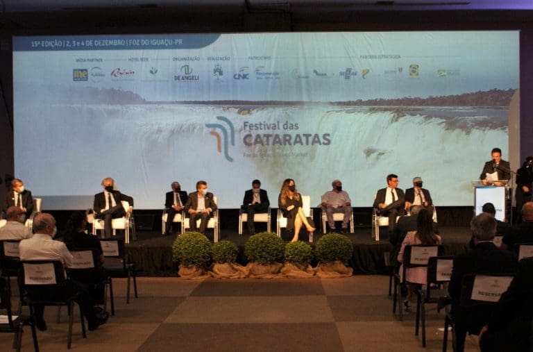 Em solenidade de abertura, 15Âº Festival das Cataratas destaca a retomada do turismo no Brasil