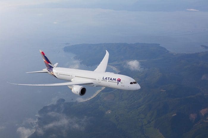 Avião da LATAM. (Créditos: Divulgação).