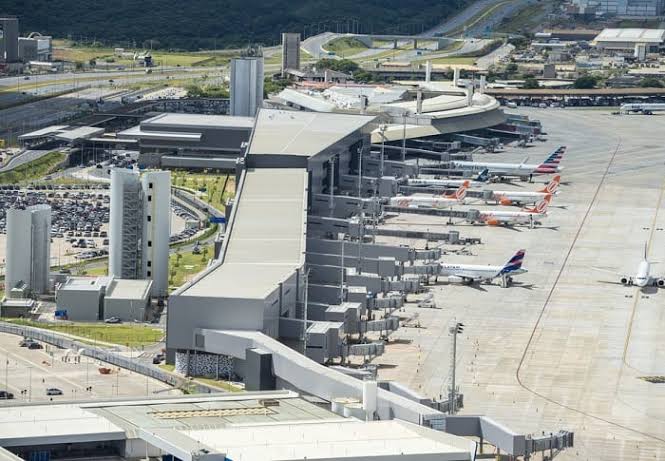 Vista_panorâmica_aeroporto_internacional_belo_orizonte Vista aérea do Aeroporto Internacional de Belo Horizonte, MG