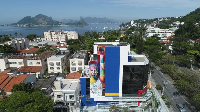 Em dezembro a obra de Kobra receberá iluminação,