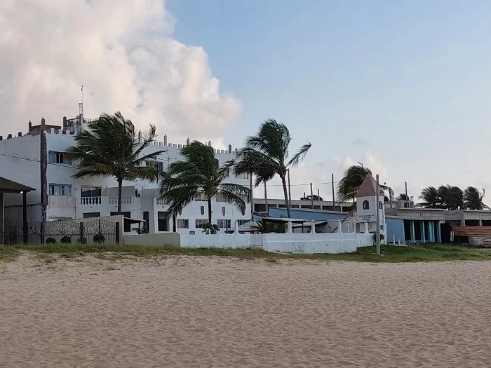 Barra do Cunhaú, no RN, tem pousada pé na areia e hospitalidade