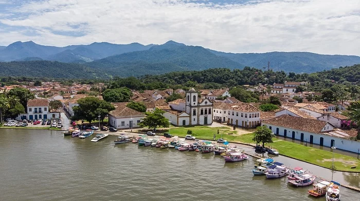 Igreja Santa Rita de Cassia, em Paraty, no Rio de Janeiro. A Airbnb mostra os destinos mais procurados para o fim de ano e entre eles, está Paraty, no RJ.