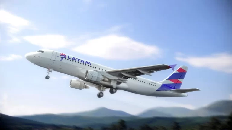 Avião da LATAM