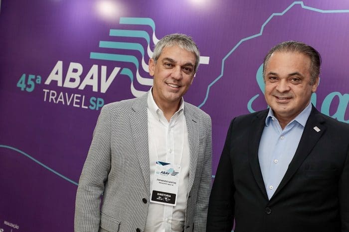 Fernando Santos, presidente da Abav-SP | Aviesp, e Roberto de Lucena, secretário de Turismo e Viagens do Estado de São Paulo, comentam faturamento das agências de viagens de SP