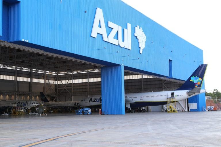 Azul adiciona 41 voos com destino a Recife no Carnaval 2024