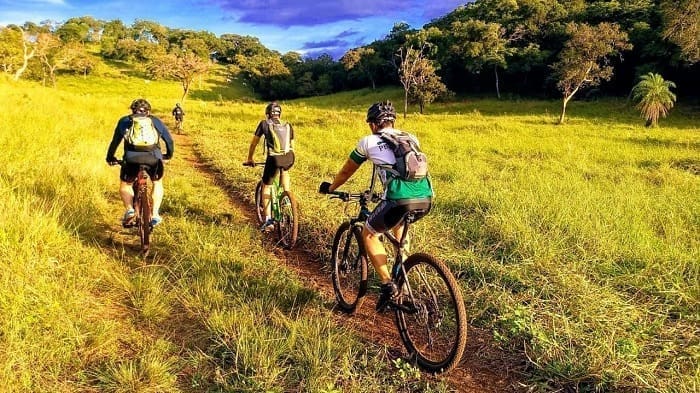 Explorando Bonito (MS) de bike: veja roteiros de cicloturismo, como a Rota Aventura Sinhozinho