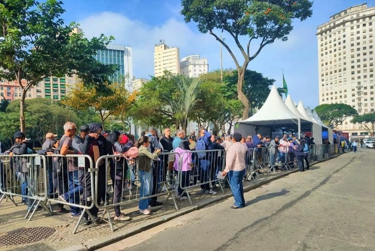 Mutirão de empregos em São Paulo - Ingrid Chagas