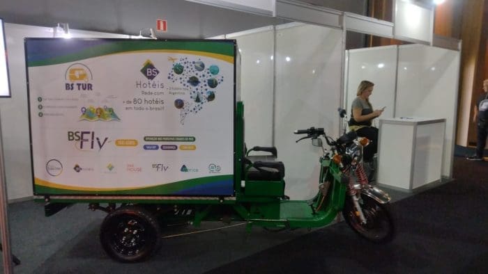 Tuk-tuk do estande da Brazil Sales