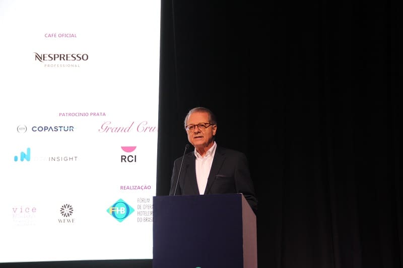 V Fórum Nacional de Hotelaria: Orlando de Souza, presidente executivo do FOHB, discursa na abertura do evento