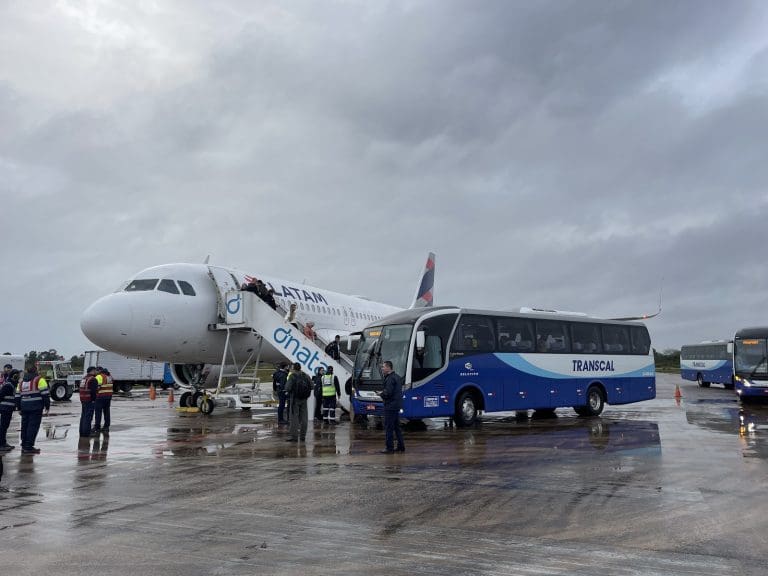 Após 1º voo para Canoas, LATAM anuncia rotas emergenciais; entenda