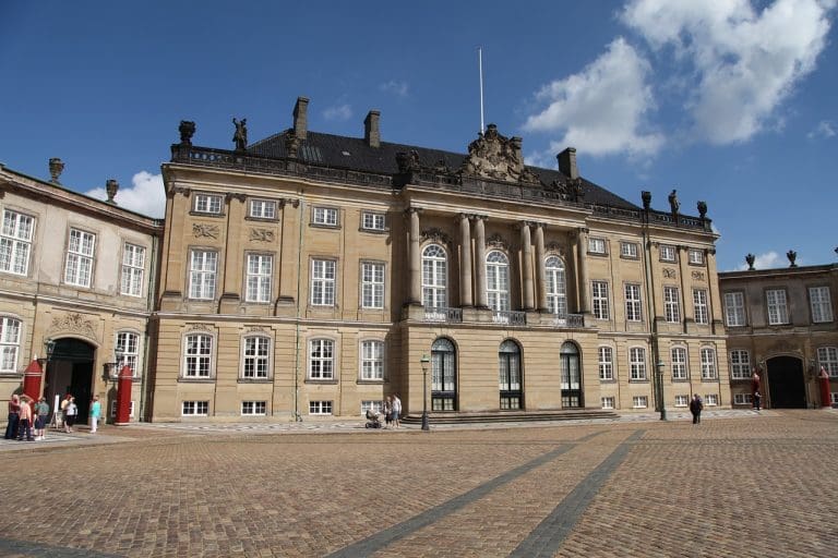 Palácio de Amalienborg, em Copenhague (Foto: Pixabay)