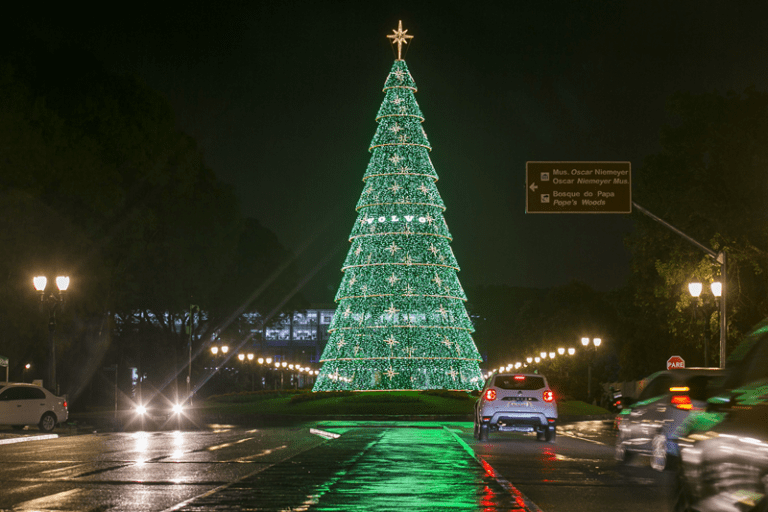 Curitiba - Árvore de Natal do Centro Cívico. Foto: Pedro Ribas/SMCS