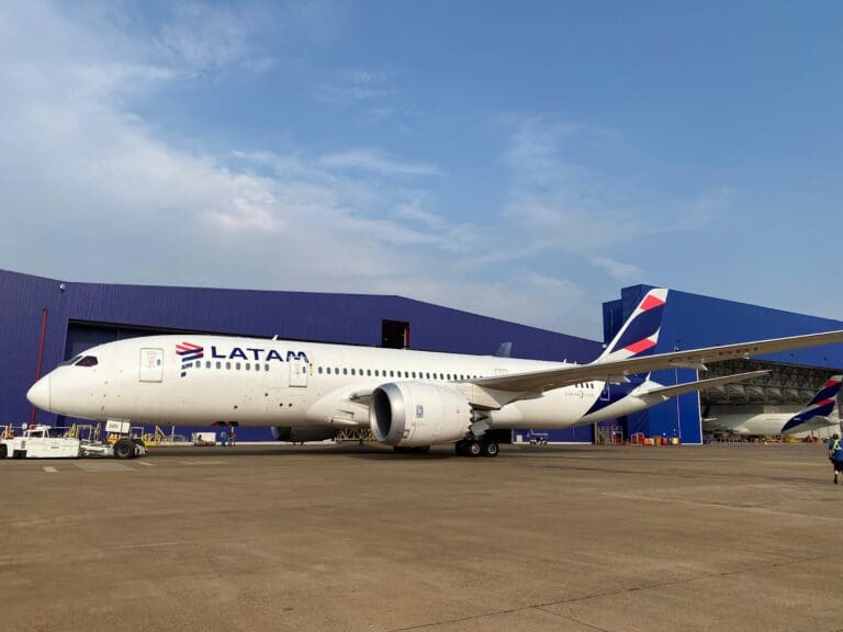 Aeronave Boeing 787 Dreamliner no MRO LATAM em São Carlos/SP - Foto: divulgação