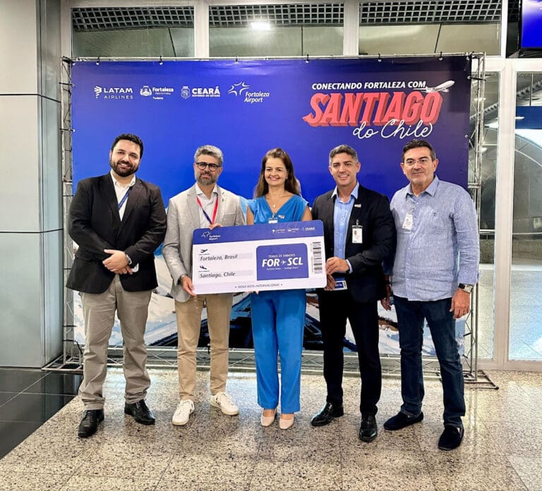 Pedro Navega (gerente de aviação comercial da Fraport Brasil), Eduardo Macedo (gerente de Assuntos Públicos da LATAM Brasil), Yrwana Albuquerque (secretária de Estado do Turismo do Ceará), Bruno Gaspar Marques, (secretário de planejamento e gestão interna da secretaria do Turismo do Ceará) e Alexandre Pereira (secretário do Turismo de Fortaleza) - Foto: divulgação