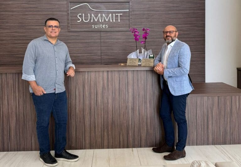 Rui Uchôa, CEO da Summit Hotels, e Acácio Pinto, novo Diretor de Operações e Desenvolvimento - Foto: divulgação